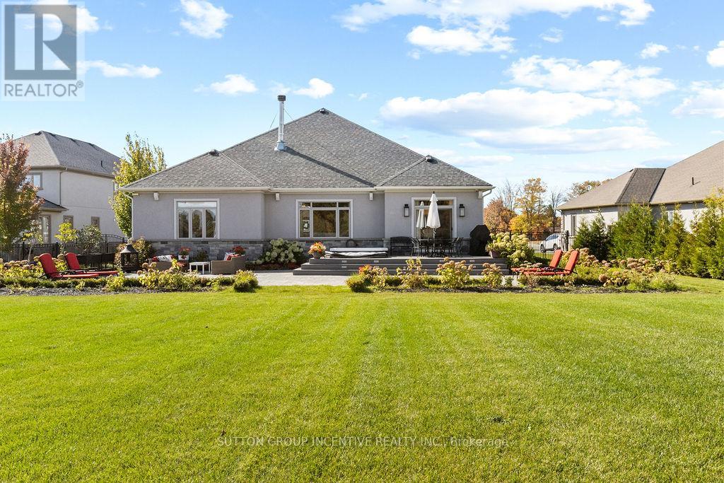 327 Sunnybrae Avenue, Innisfil, Ontario  L9S 0K9 - Photo 7 - N12439069