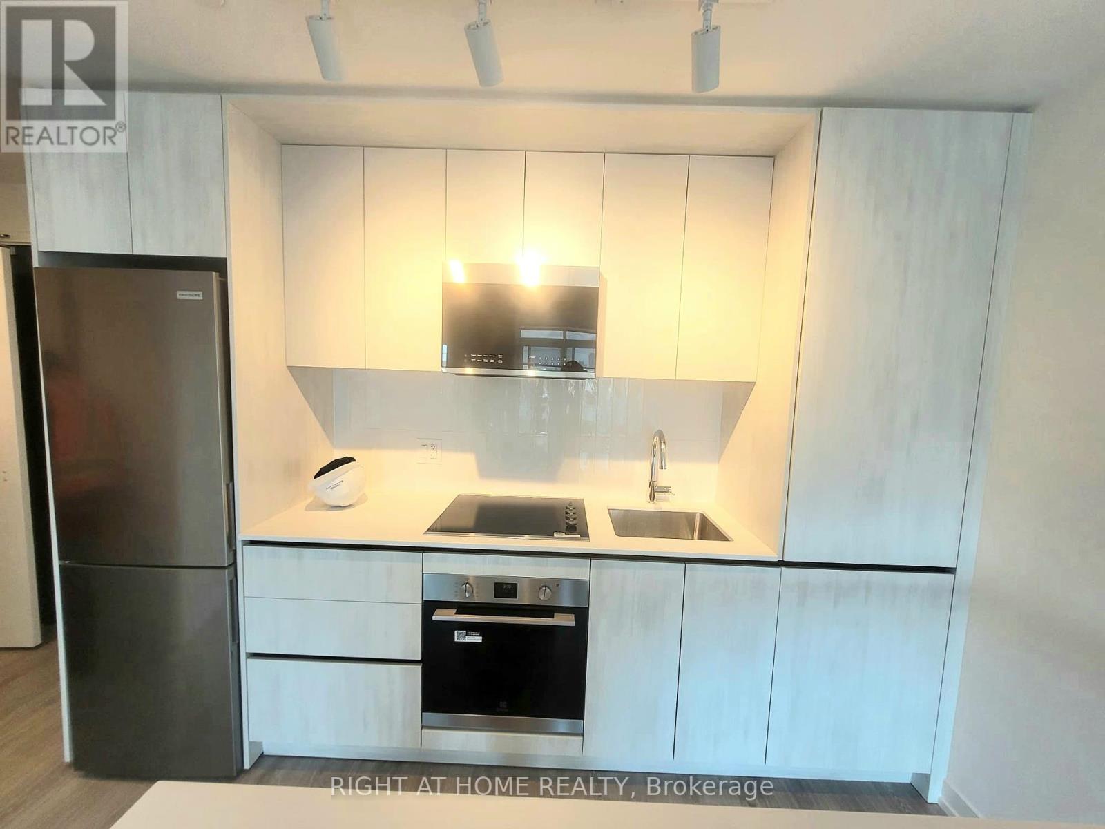 617 - 2485 Eglinton Avenue W, Mississauga, Ontario  L5M 2T1 - Photo 13 - W12439070