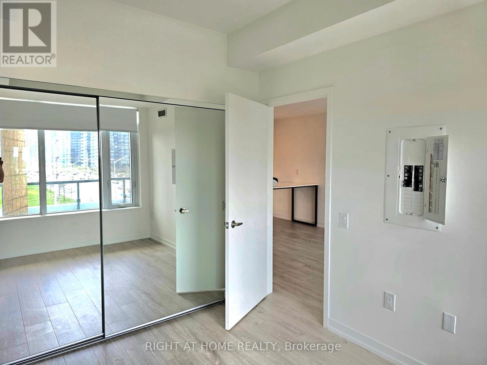 617 - 2485 Eglinton Avenue W, Mississauga, Ontario  L5M 2T1 - Photo 18 - W12439070