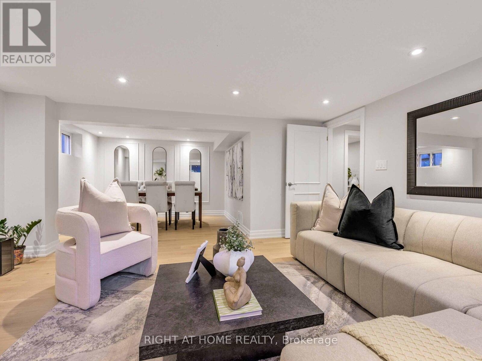 7 Bloorlea Crescent, Toronto, Ontario  M9B 1P2 - Photo 28 - W12439074