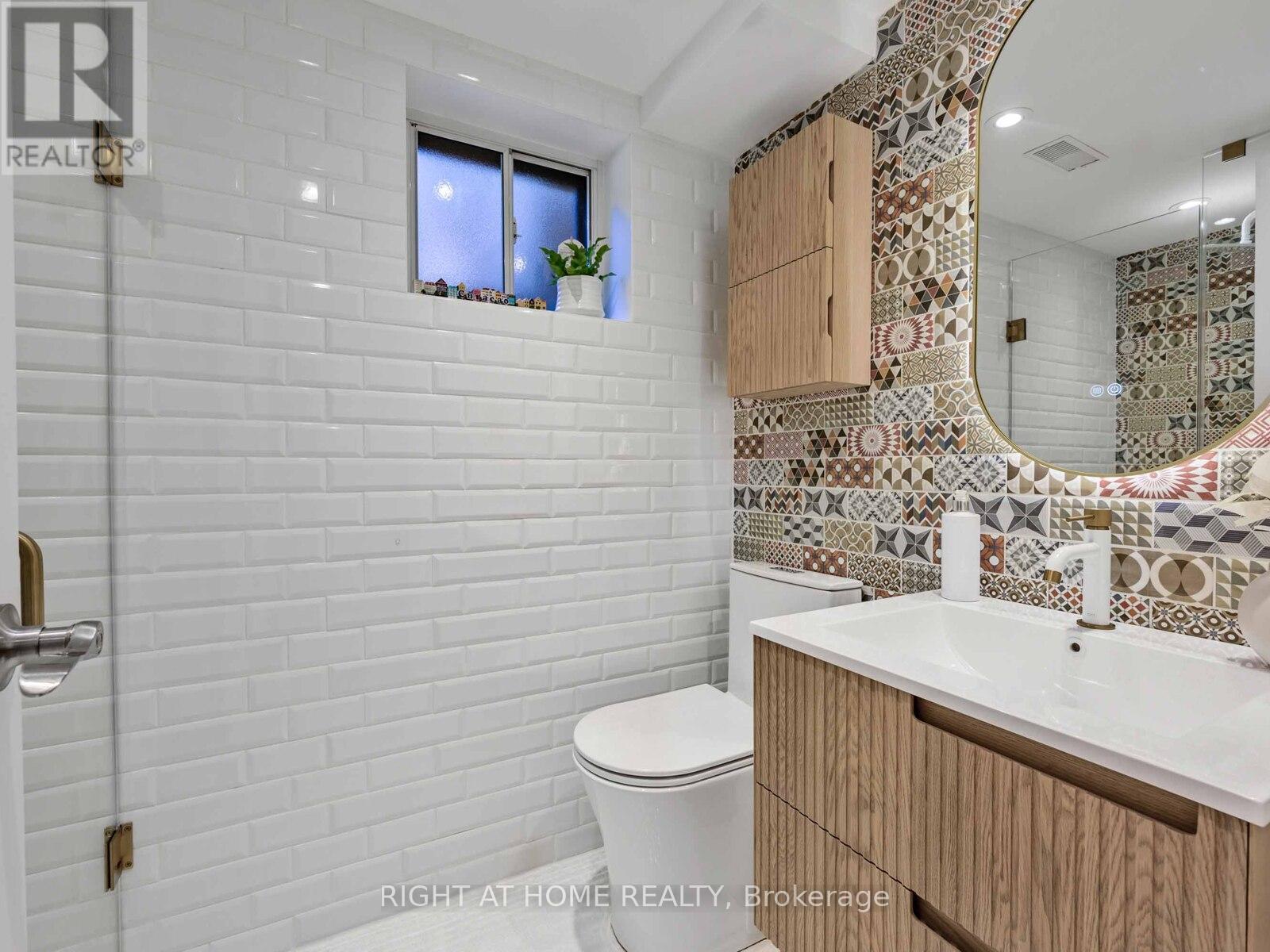 7 Bloorlea Crescent, Toronto, Ontario  M9B 1P2 - Photo 33 - W12439074