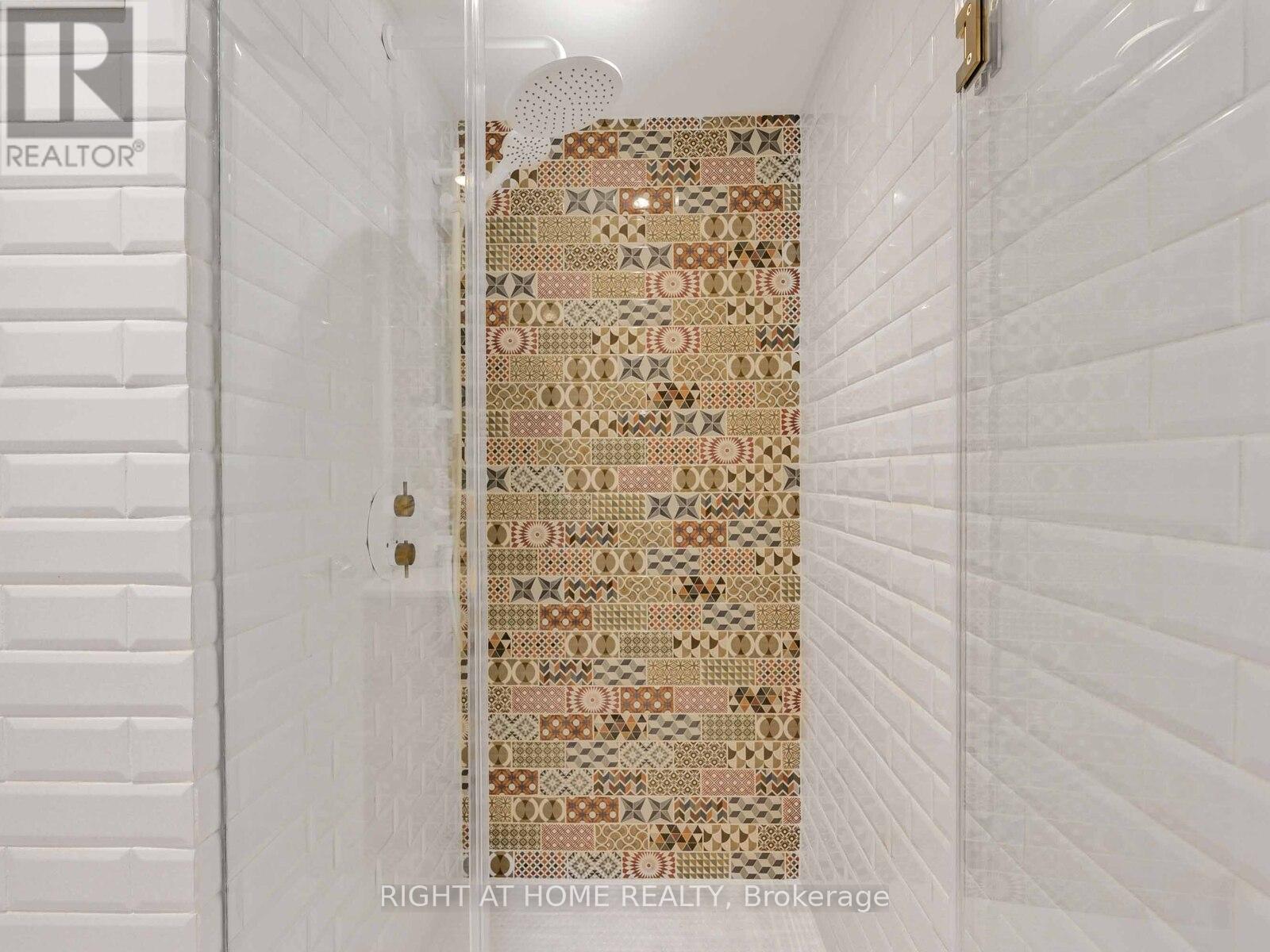 7 Bloorlea Crescent, Toronto, Ontario  M9B 1P2 - Photo 34 - W12439074