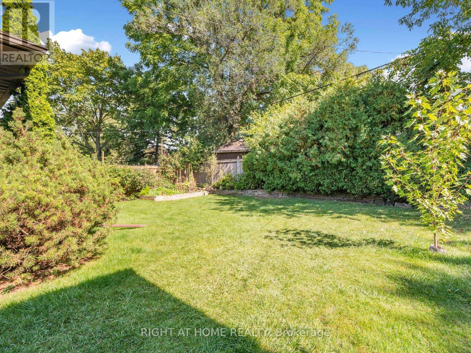 7 Bloorlea Crescent, Toronto, Ontario  M9B 1P2 - Photo 42 - W12439074
