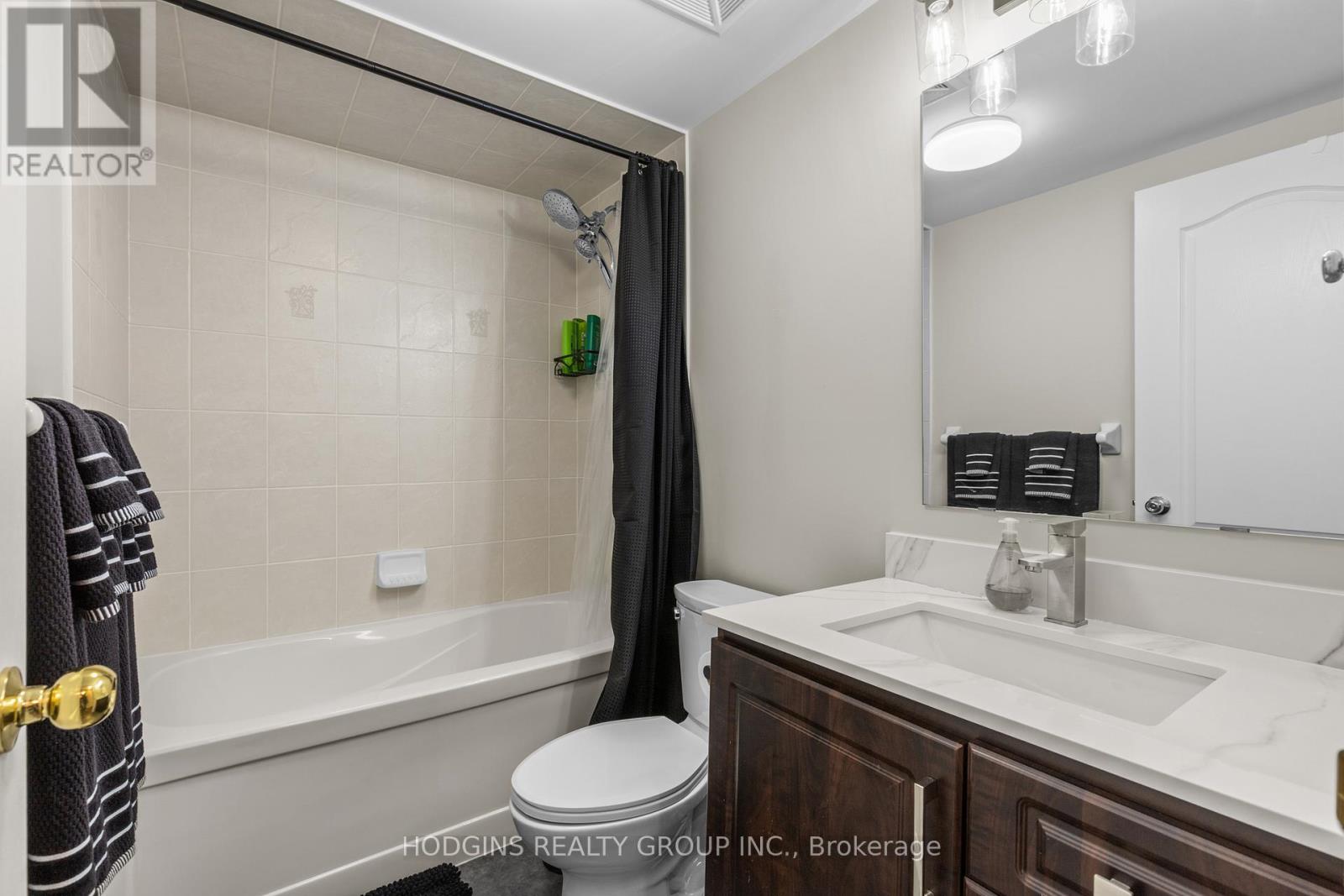 38 - 3250 Bentley Drive S, Mississauga, Ontario  L5M 0P7 - Photo 21 - W12439079