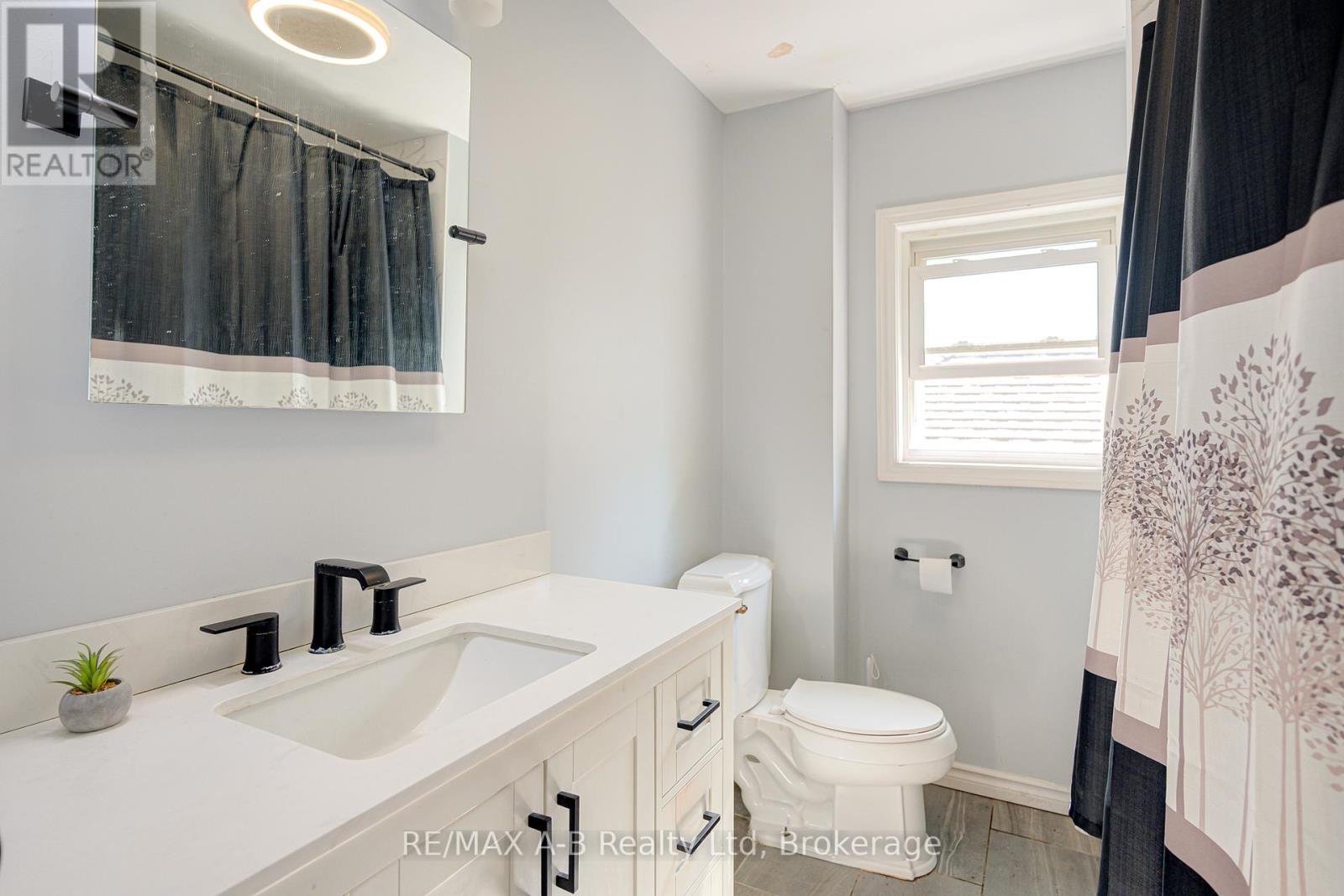 512 Downie Street, Stratford, Ontario  N5A 1Y2 - Photo 26 - X12439114