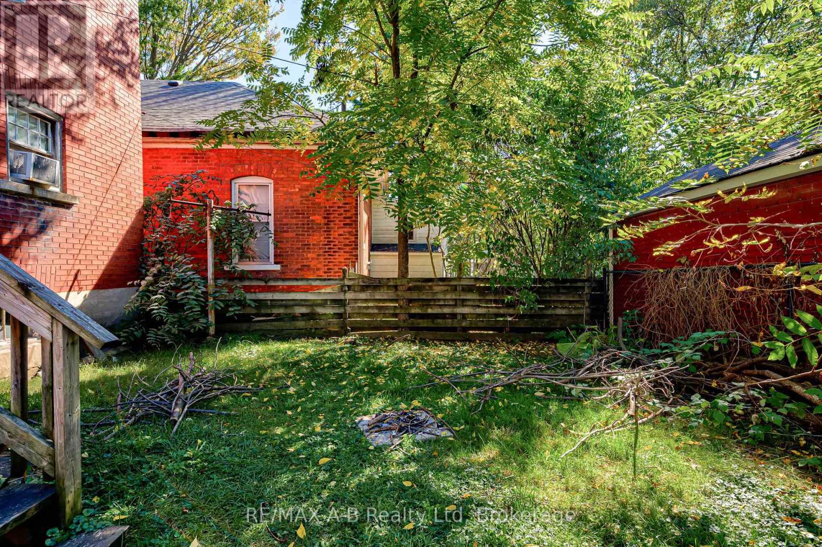 512 Downie Street, Stratford, Ontario  N5A 1Y2 - Photo 37 - X12439114