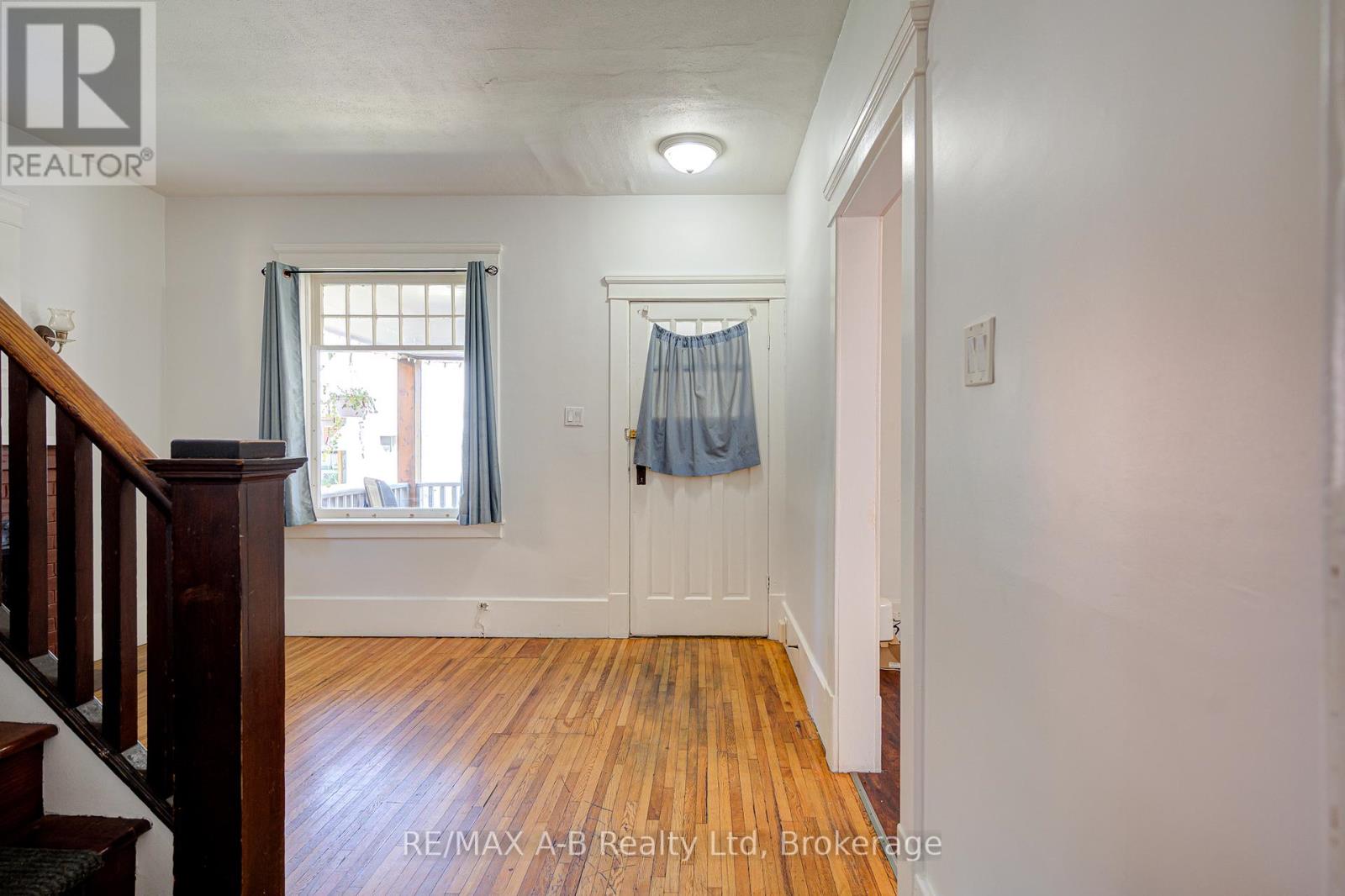 512 Downie Street, Stratford, Ontario  N5A 1Y2 - Photo 7 - X12439114