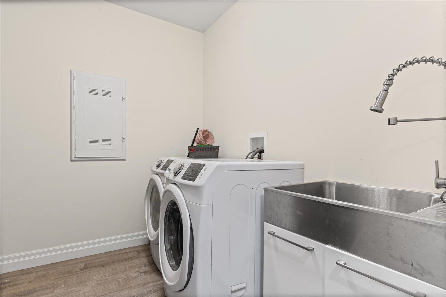 61954 Estell Road, Hope, Hope, British Columbia  V0X 1L2 - Photo 13 - C8071415