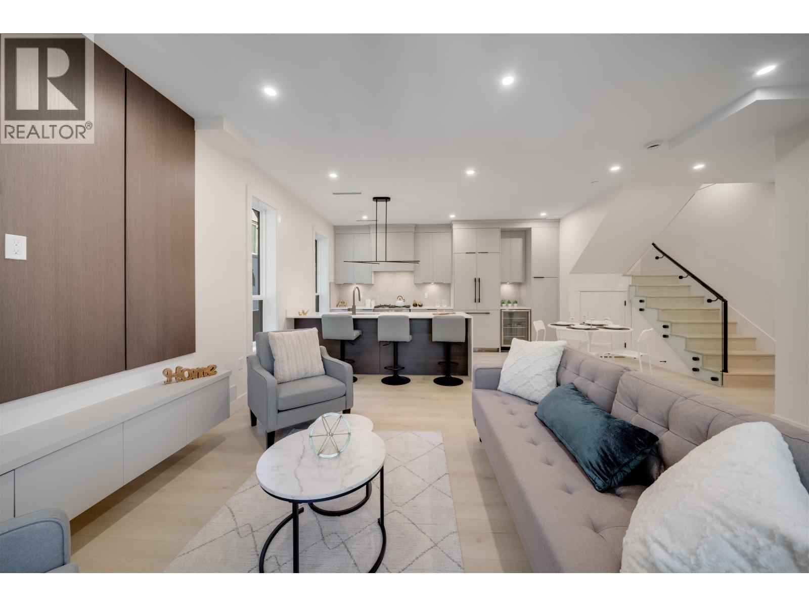 2 3836 W 8th Avenue, Vancouver, British Columbia  V6R 1Z4 - Photo 2 - R3054453