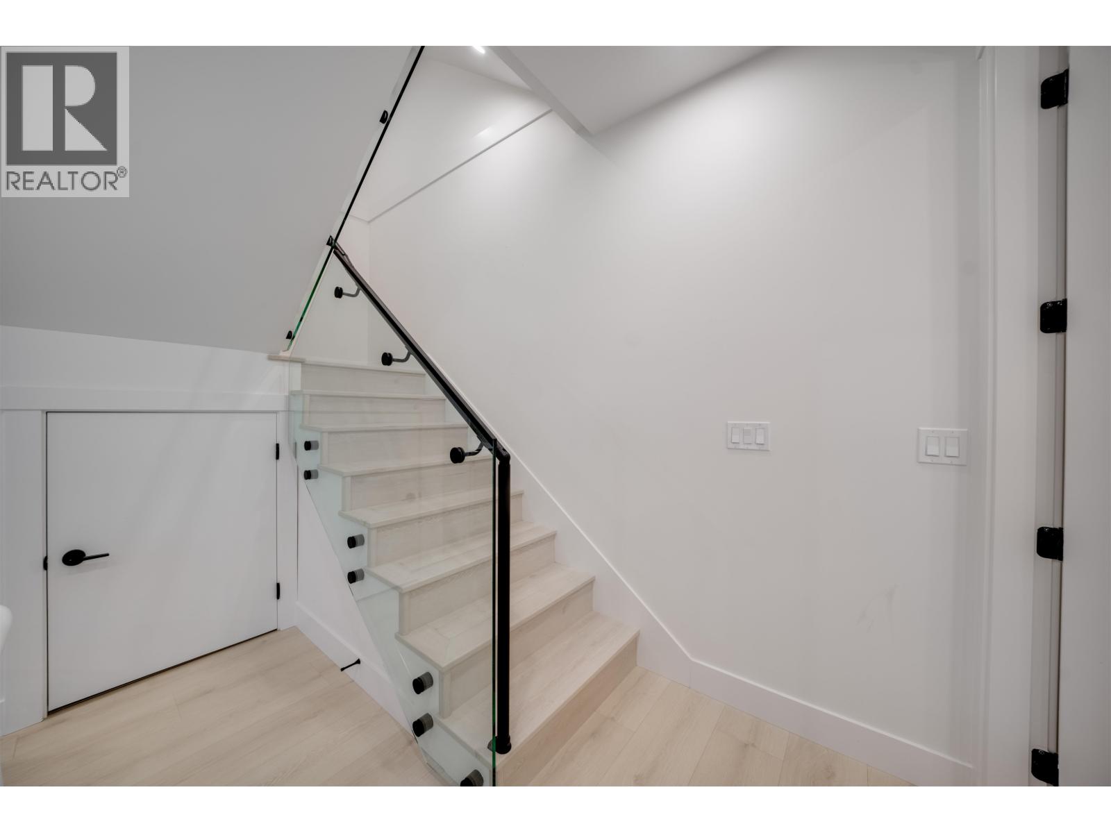 2 3836 W 8th Avenue, Vancouver, British Columbia  V6R 1Z4 - Photo 11 - R3054453