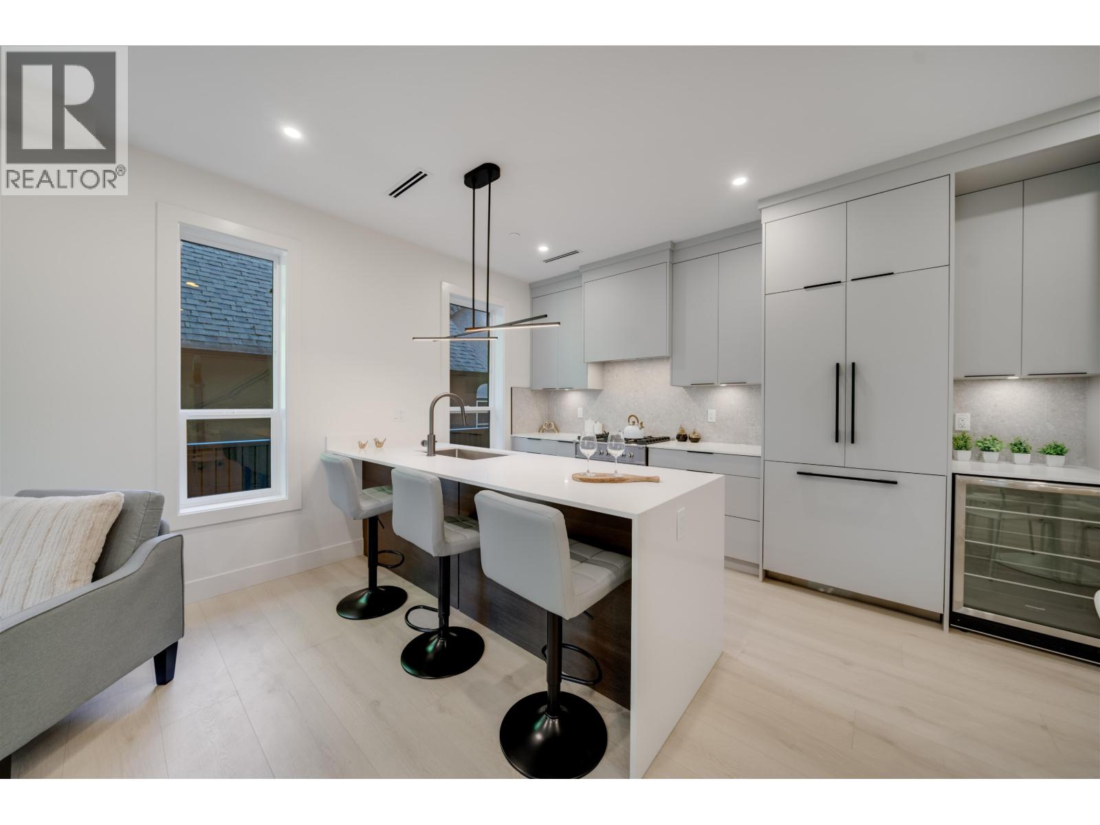 2 3836 W 8th Avenue, Vancouver, British Columbia  V6R 1Z4 - Photo 4 - R3054453