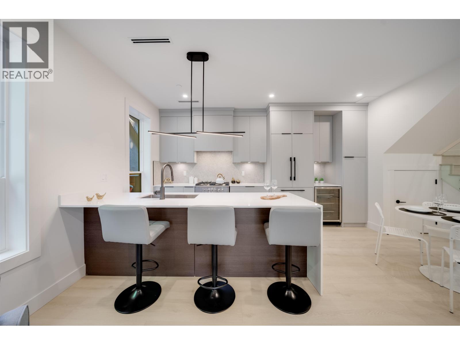 2 3836 W 8th Avenue, Vancouver, British Columbia  V6R 1Z4 - Photo 5 - R3054453