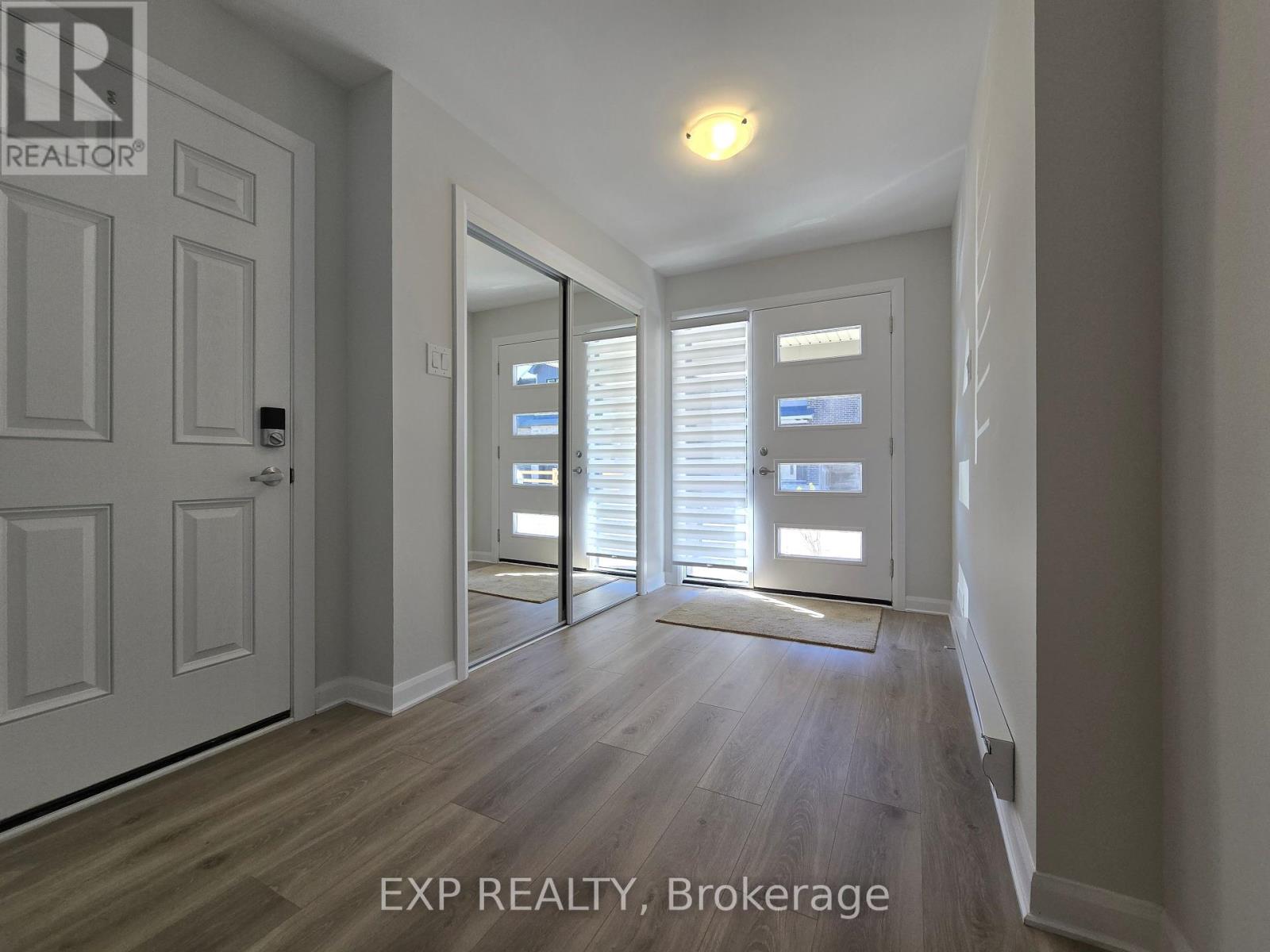 306 Clearpath Private, Ottawa, Ontario  K2T 0R8 - Photo 3 - X12439082