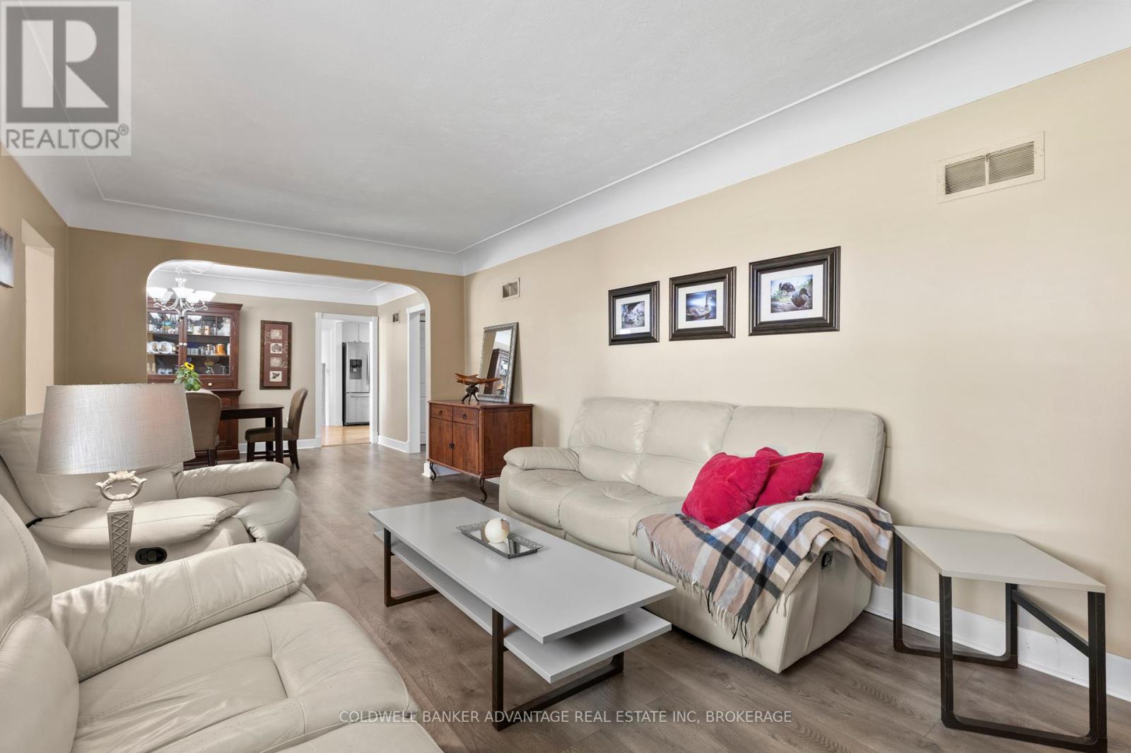 302 Main Street E, Grimsby (Grimsby East), Ontario  L3M 1P8 - Photo 18 - X12439096