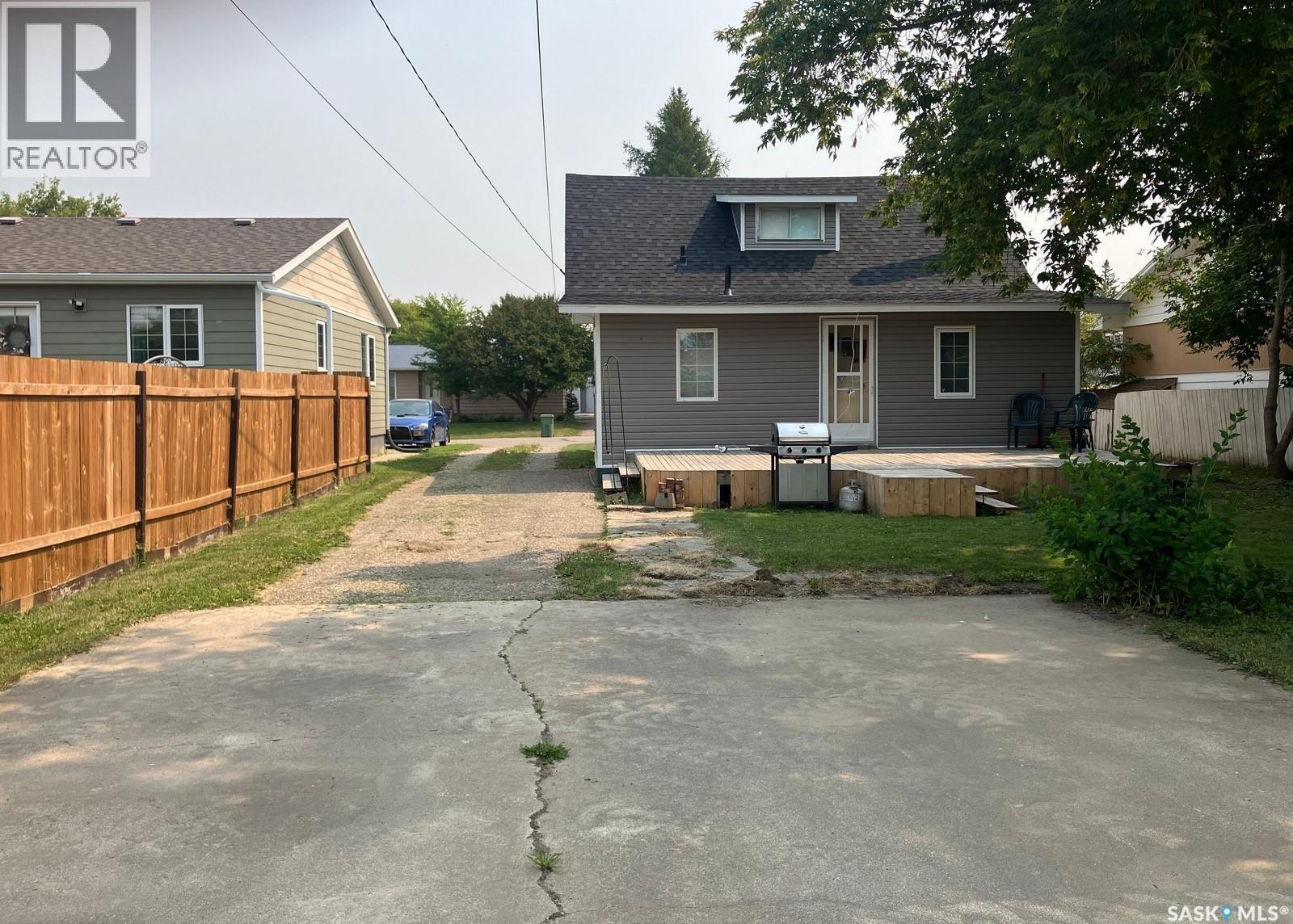900 1st Street W, Nipawin, Saskatchewan  S0E 1E0 - Photo 3 - SK014391