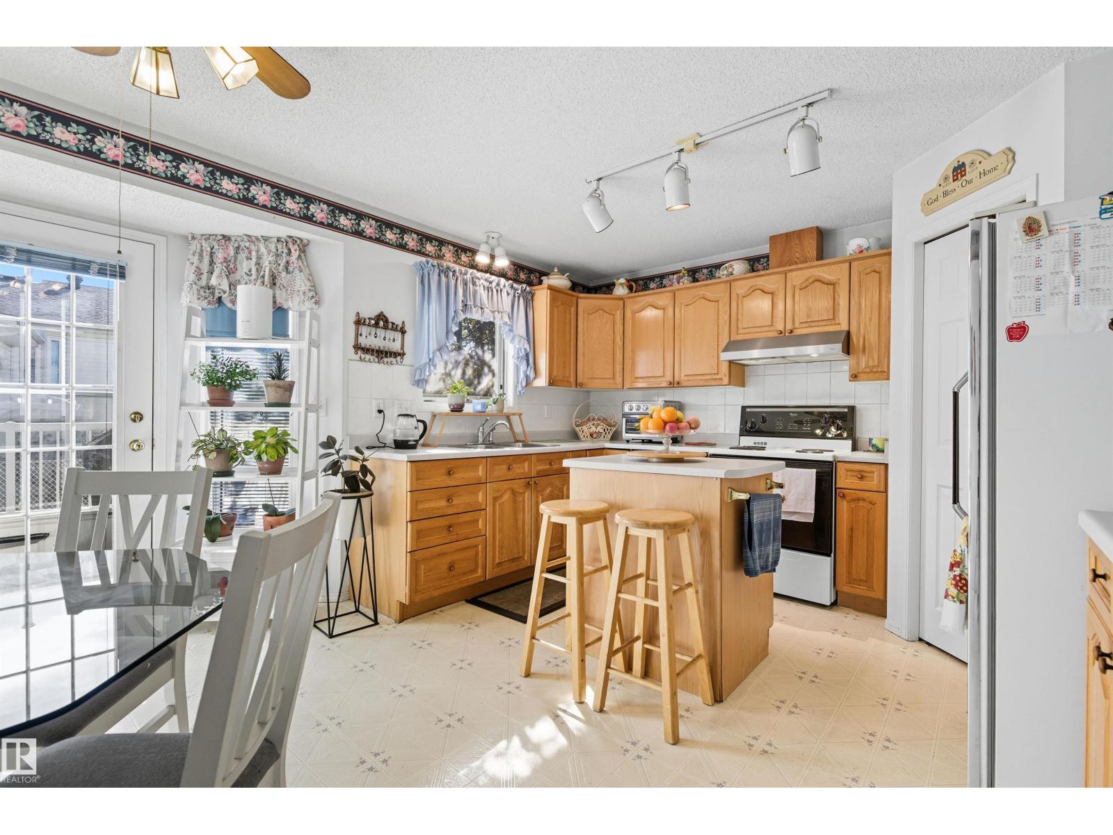 6315 162 Av Nw, Edmonton, Alberta  T5Y 2R1 - Photo 14 - E4460354