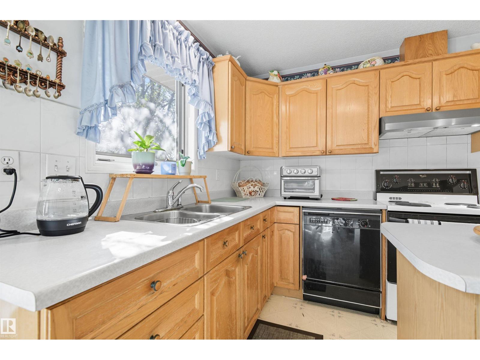 6315 162 Av Nw, Edmonton, Alberta  T5Y 2R1 - Photo 17 - E4460354