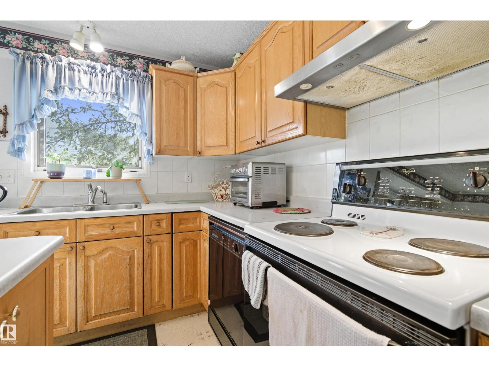6315 162 Av Nw, Edmonton, Alberta  T5Y 2R1 - Photo 19 - E4460354