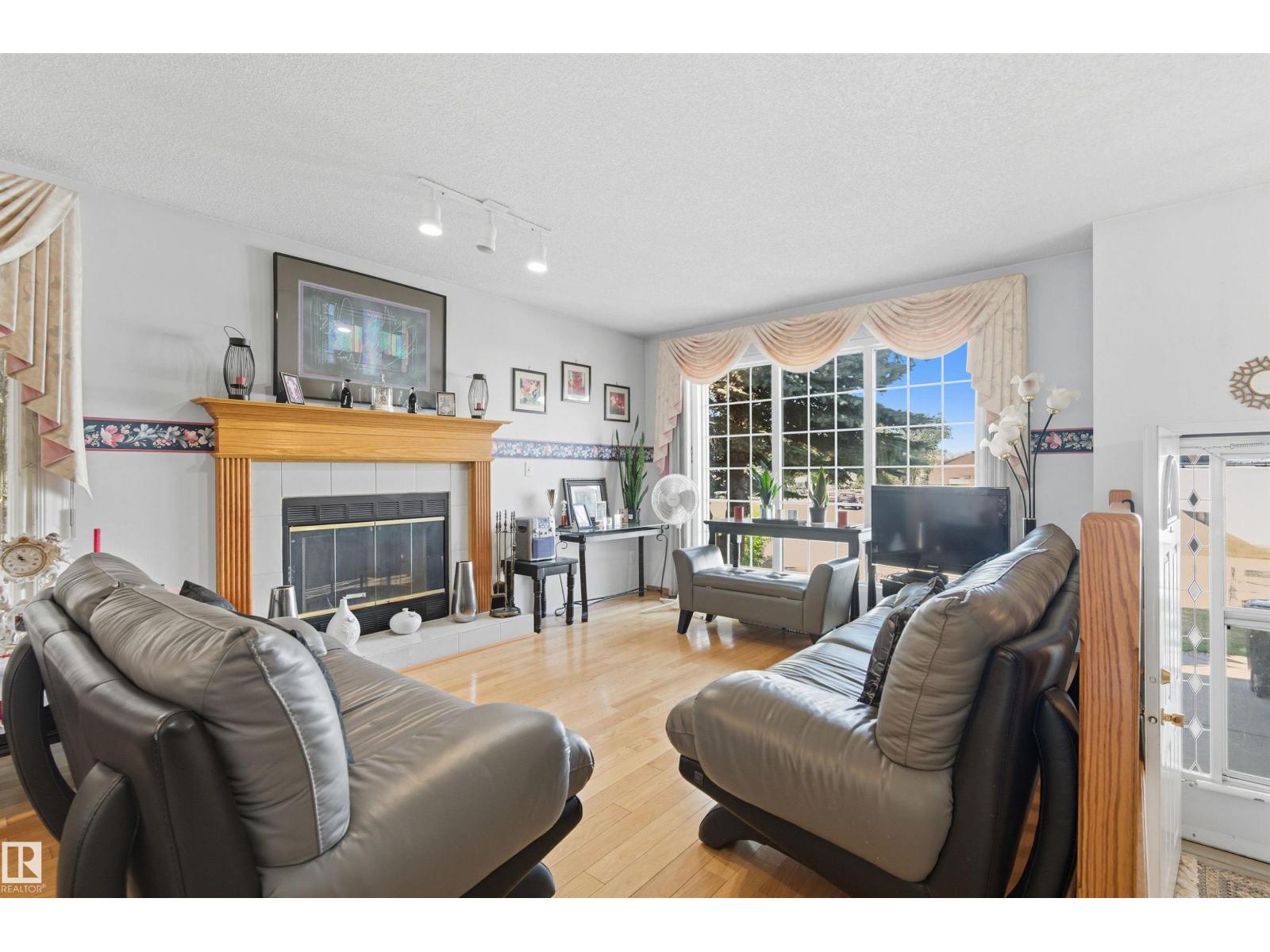6315 162 Av Nw, Edmonton, Alberta  T5Y 2R1 - Photo 6 - E4460354