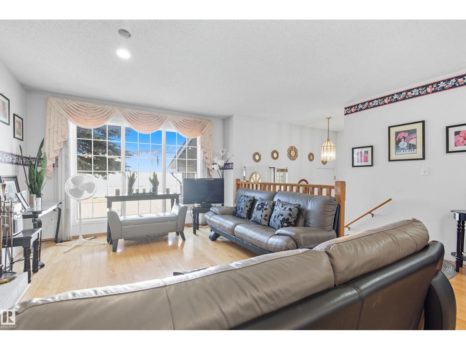 6315 162 Av Nw, Edmonton, Alberta  T5Y 2R1 - Photo 7 - E4460354