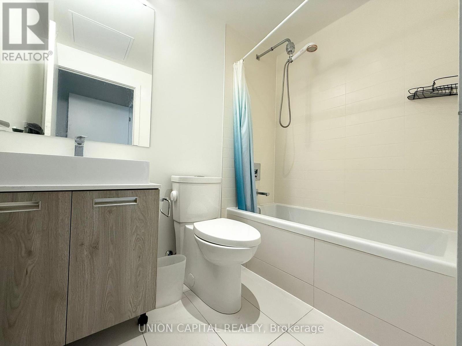 1810 - 2a Church Street, Toronto, Ontario  M5E 0E1 - Photo 10 - C12439083