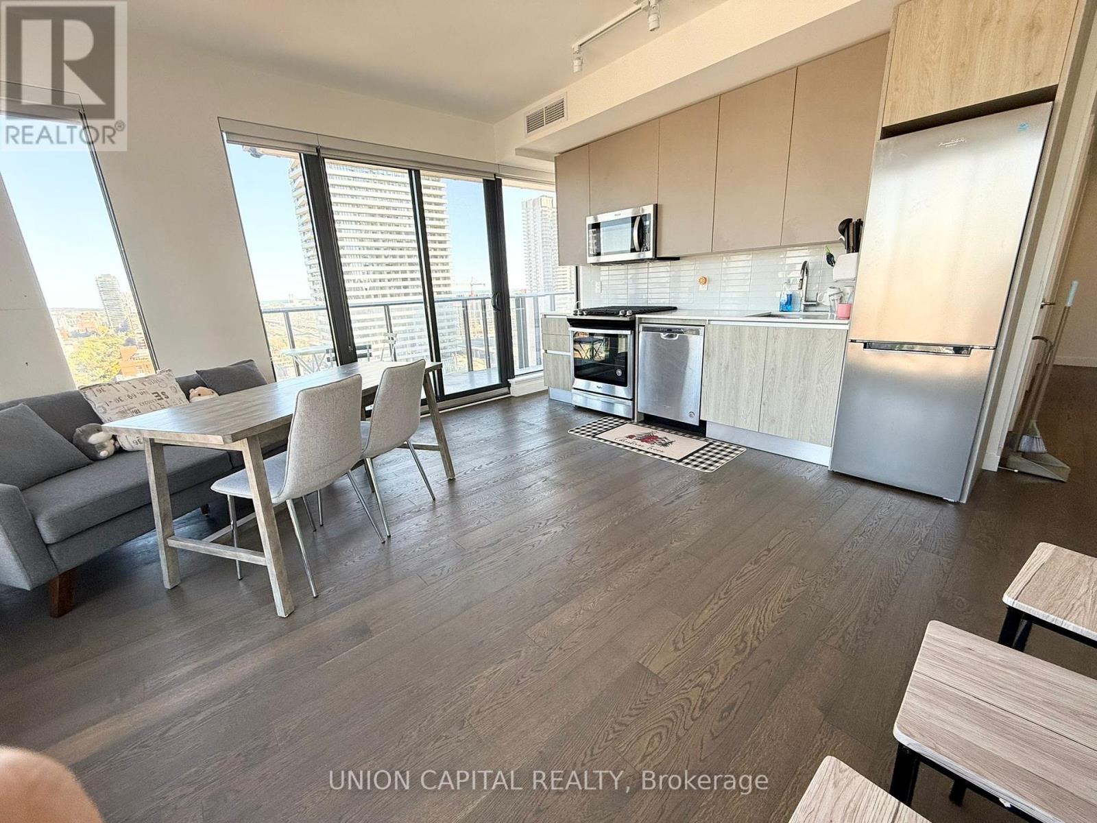 1810 - 2a Church Street, Toronto, Ontario  M5E 0E1 - Photo 4 - C12439083