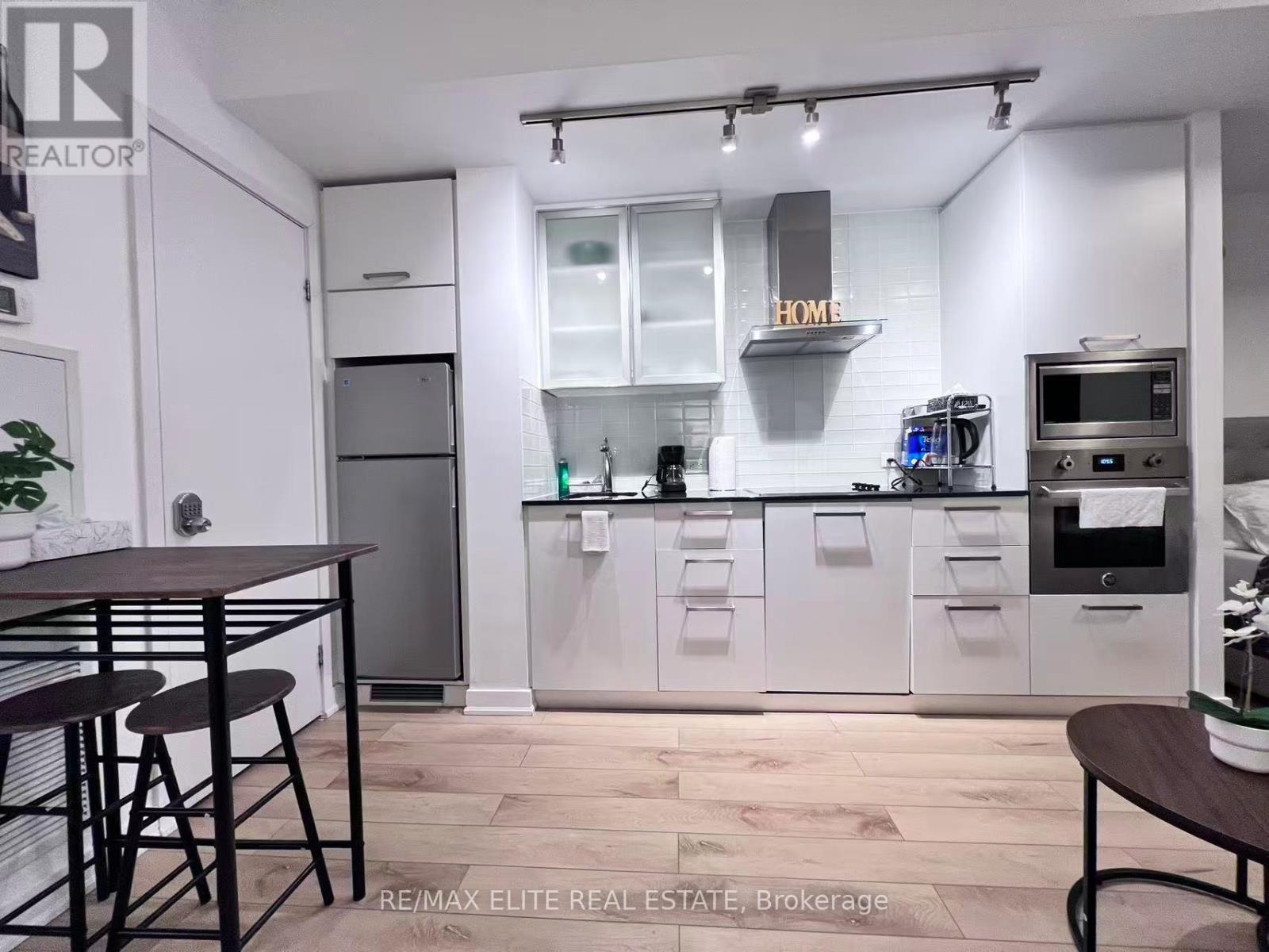 2108 - 12 York Street, Toronto, Ontario  M5J 0A9 - Photo 15 - C12432274