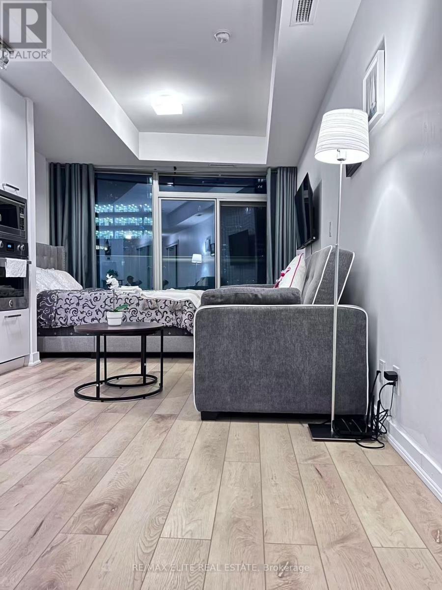 2108 - 12 York Street, Toronto, Ontario  M5J 0A9 - Photo 16 - C12432274