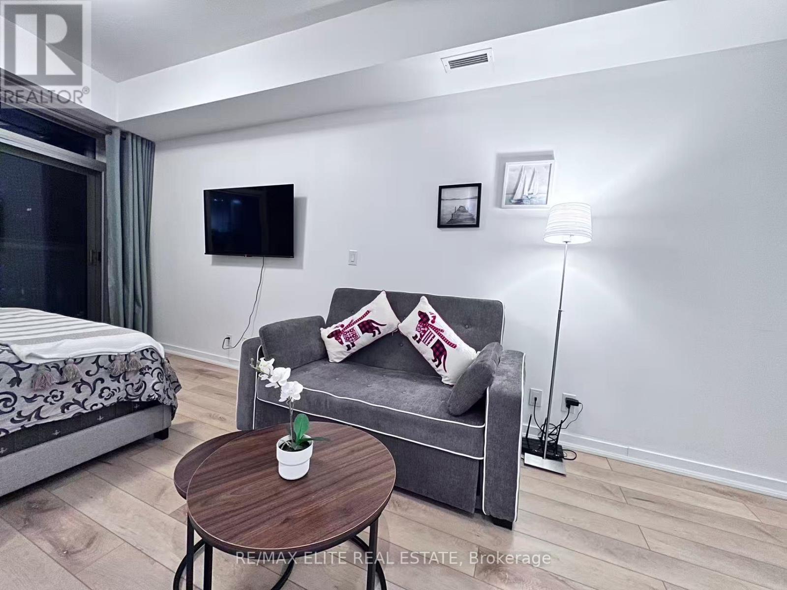 2108 - 12 York Street, Toronto, Ontario  M5J 0A9 - Photo 4 - C12432274