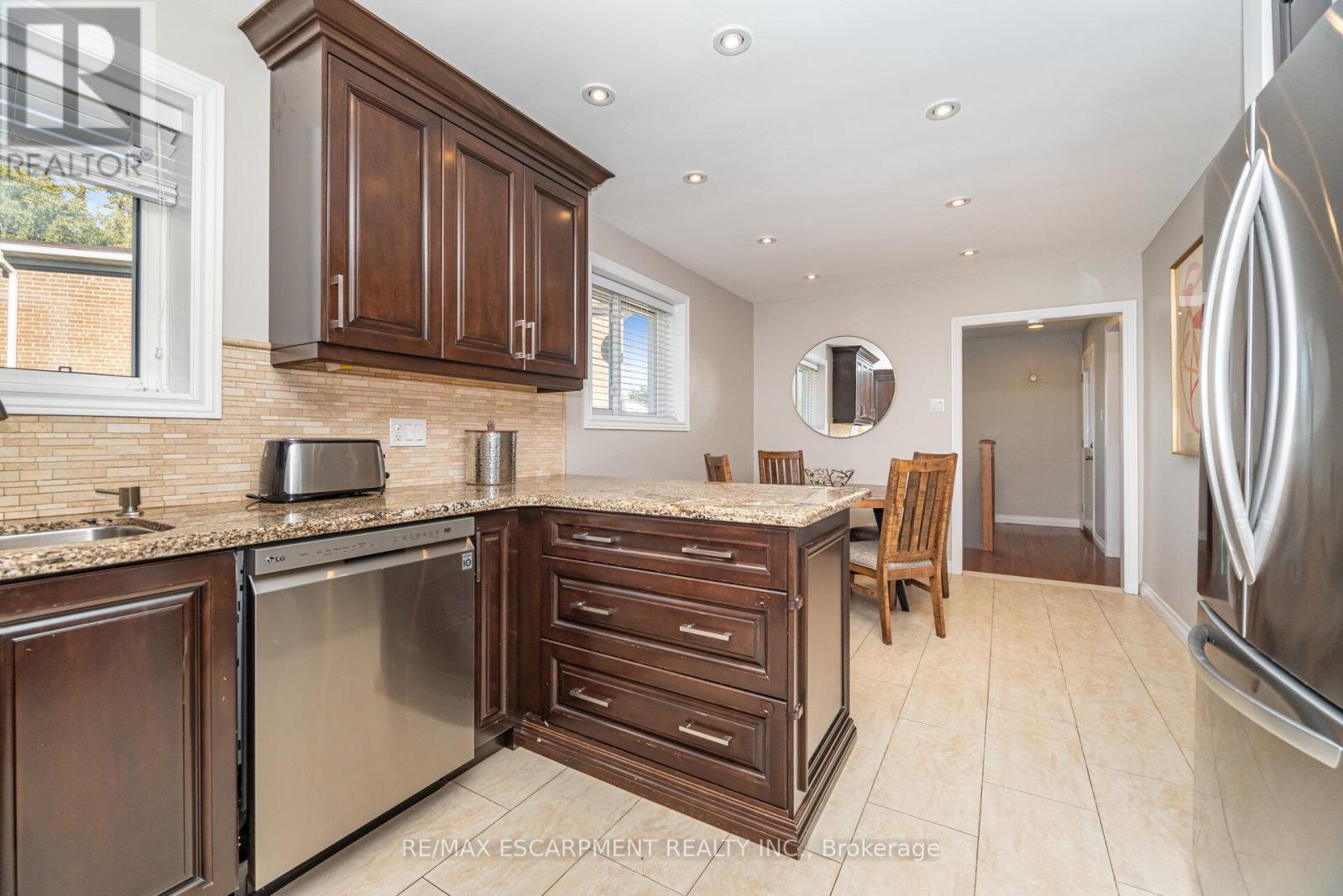 154 Rainbow Drive, Vaughan, Ontario  L4L 2K7 - Photo 10 - N12439087