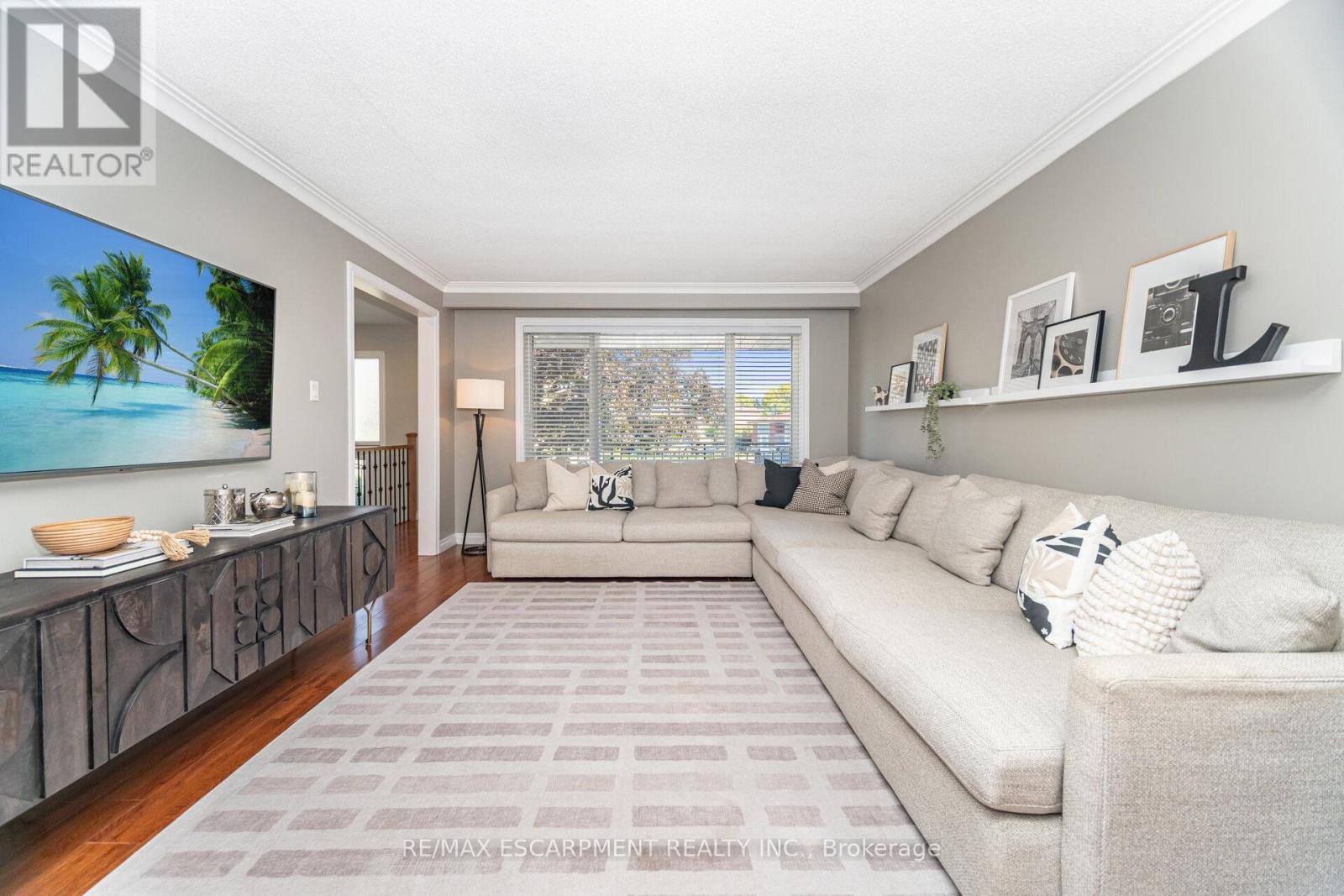 154 Rainbow Drive, Vaughan, Ontario  L4L 2K7 - Photo 4 - N12439087