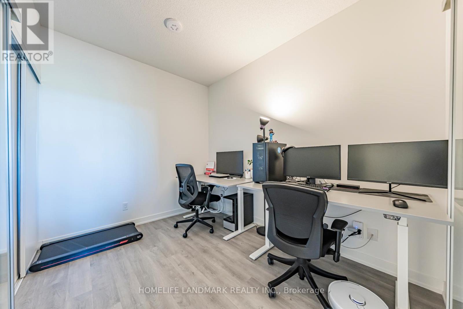 C410 - 38 Simcoe Promenade, Markham, Ontario  L6G 1B3 - Photo 11 - N12439097