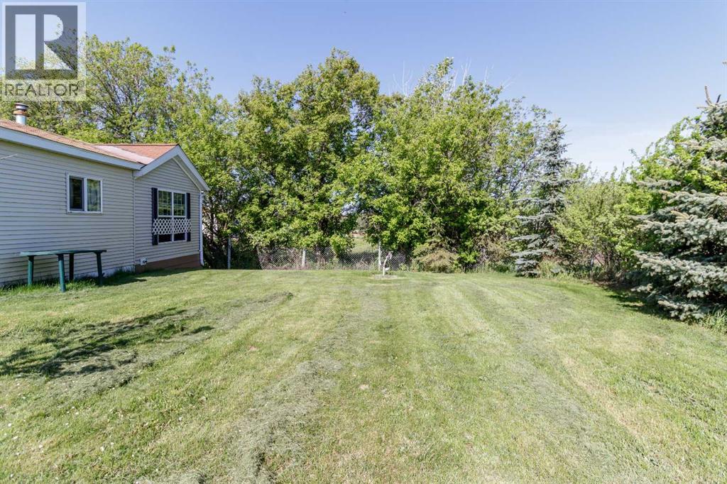 22 Main Street, Ardley, Alberta  T0M 0V0 - Photo 17 - A2224949