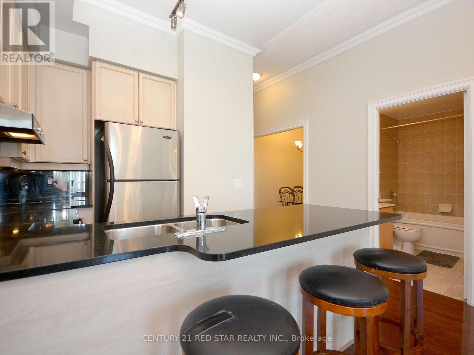 3001 - 1 Elm Drive N, Mississauga (City Centre), Ontario  L5B 4M1 - Photo 16 - W12439084