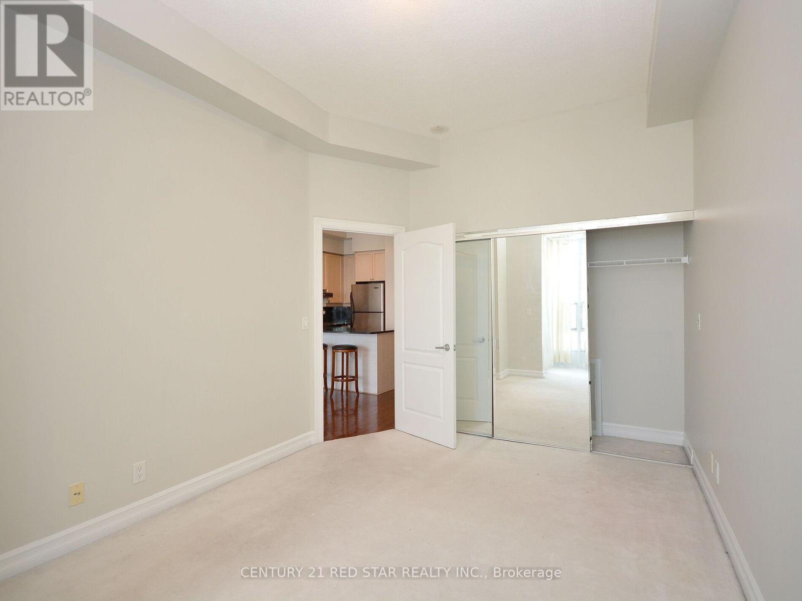 3001 - 1 Elm Drive N, Mississauga (City Centre), Ontario  L5B 4M1 - Photo 25 - W12439084