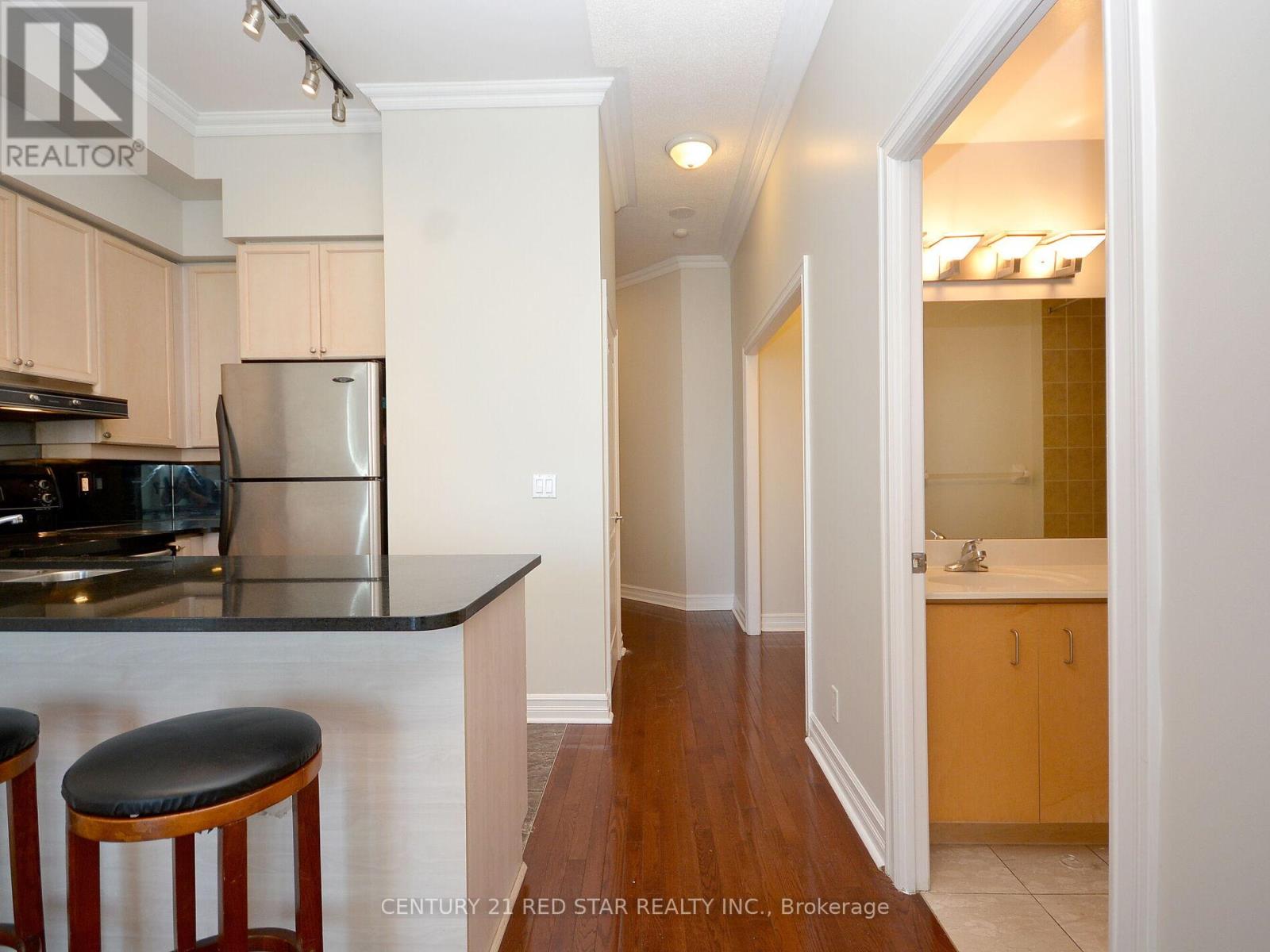3001 - 1 Elm Drive N, Mississauga (City Centre), Ontario  L5B 4M1 - Photo 9 - W12439084