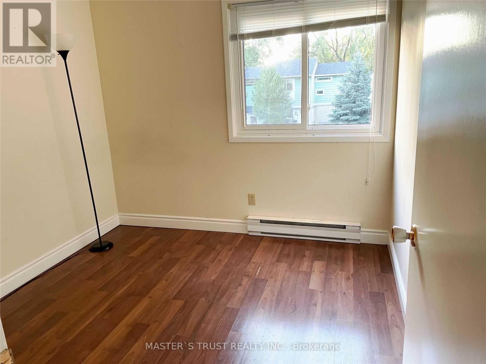 4 Gatsby Square, Brampton, Ontario  L6S 2H4 - Photo 11 - W12439088