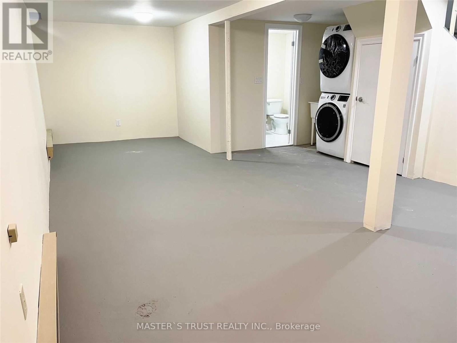 4 Gatsby Square, Brampton, Ontario  L6S 2H4 - Photo 14 - W12439088