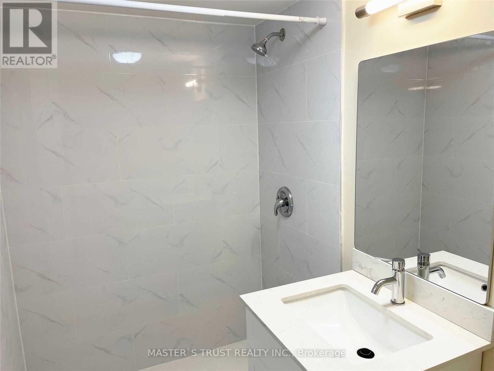 4 Gatsby Square, Brampton, Ontario  L6S 2H4 - Photo 16 - W12439088