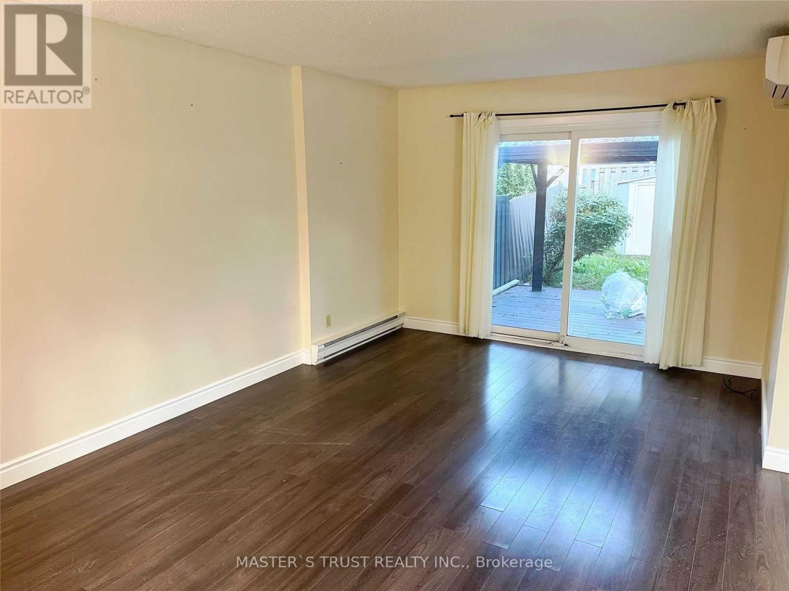 4 Gatsby Square, Brampton, Ontario  L6S 2H4 - Photo 7 - W12439088