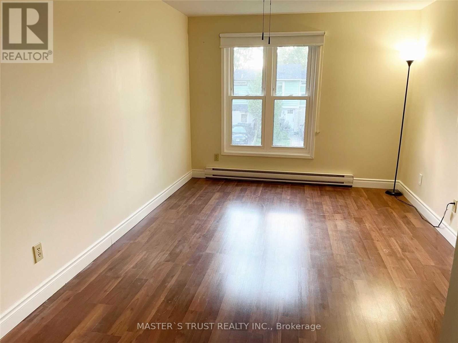 4 Gatsby Square, Brampton, Ontario  L6S 2H4 - Photo 8 - W12439088