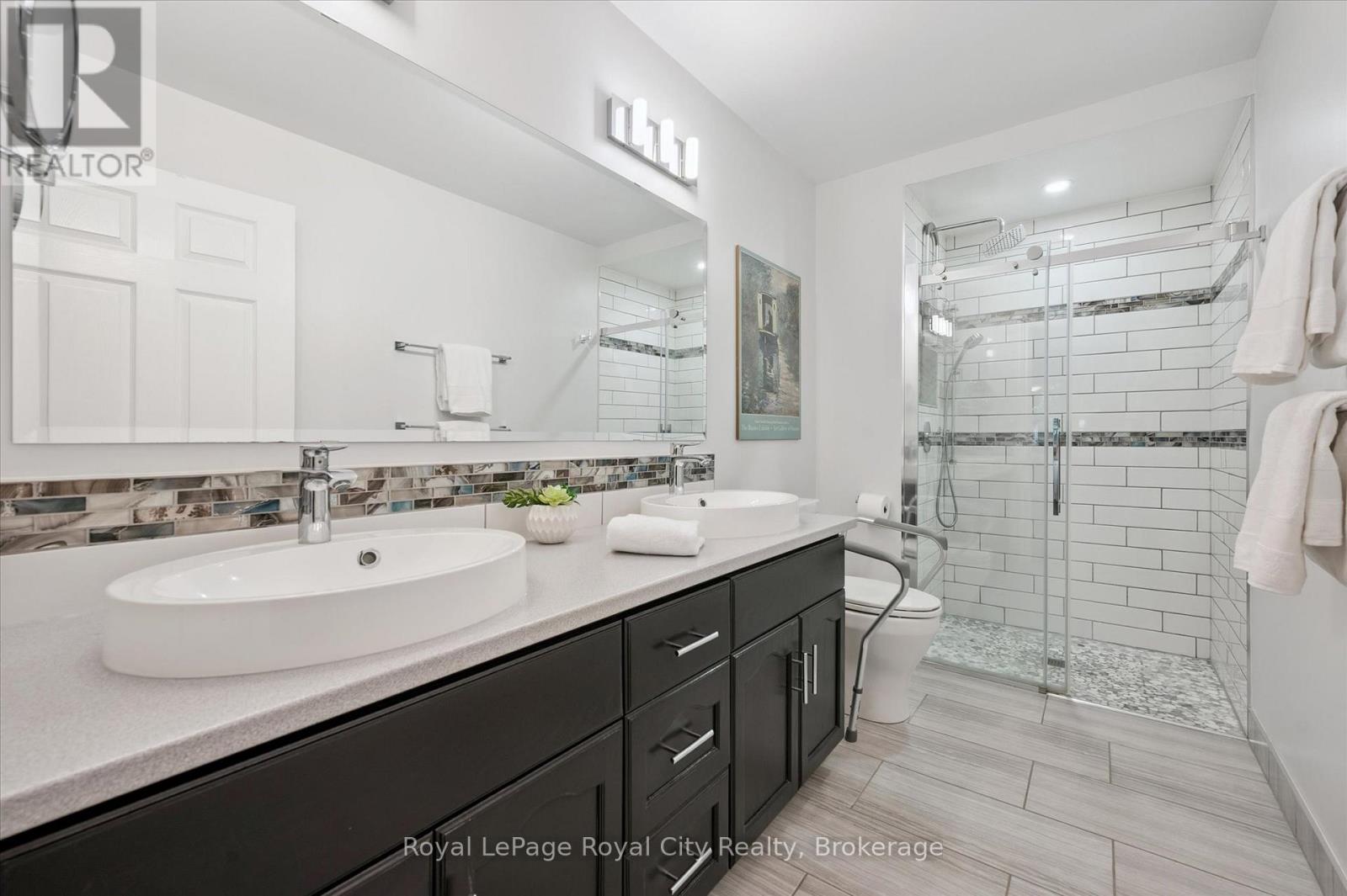 11 Magnolia Lane, Guelph, Ontario  N1G 4X7 - Photo 21 - X12439131