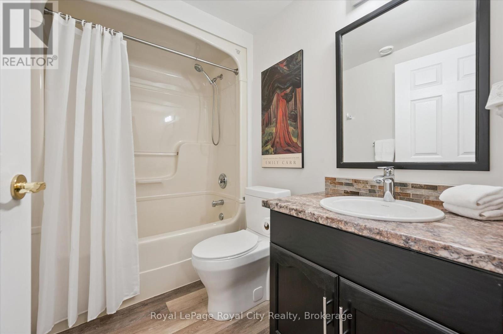 11 Magnolia Lane, Guelph, Ontario  N1G 4X7 - Photo 34 - X12439131