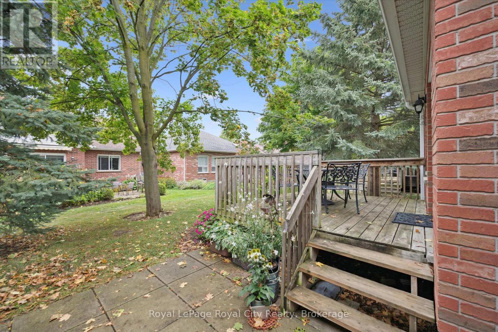 11 Magnolia Lane, Guelph, Ontario  N1G 4X7 - Photo 37 - X12439131