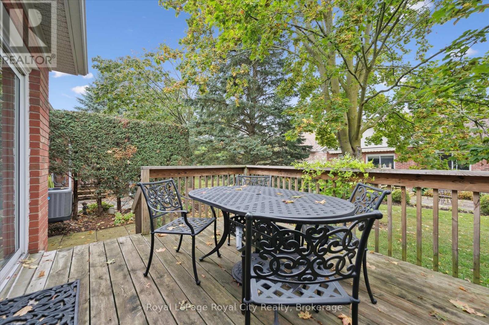 11 Magnolia Lane, Guelph, Ontario  N1G 4X7 - Photo 40 - X12439131