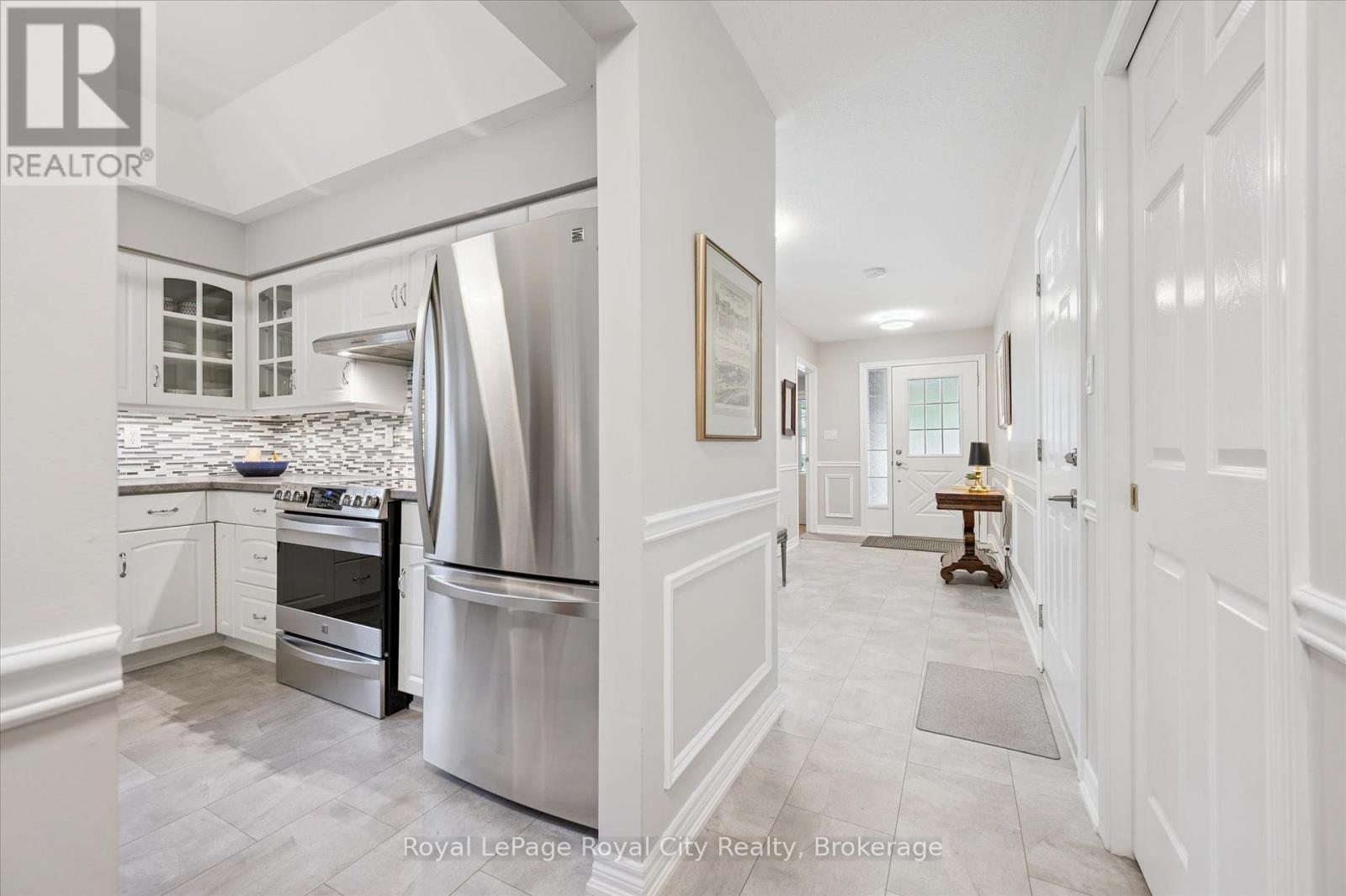 11 Magnolia Lane, Guelph, Ontario  N1G 4X7 - Photo 7 - X12439131