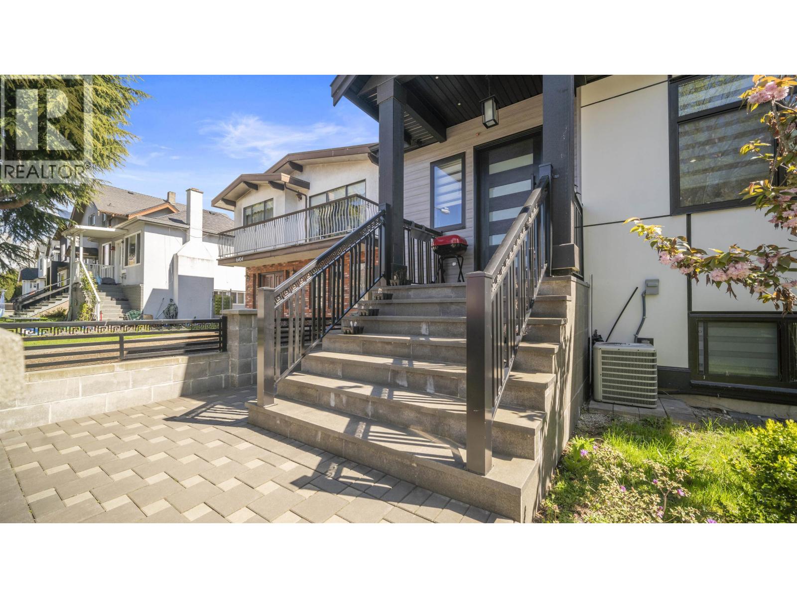 6414 Chester Street, Vancouver, British Columbia  V5W 3C3 - Photo 2 - R3054326