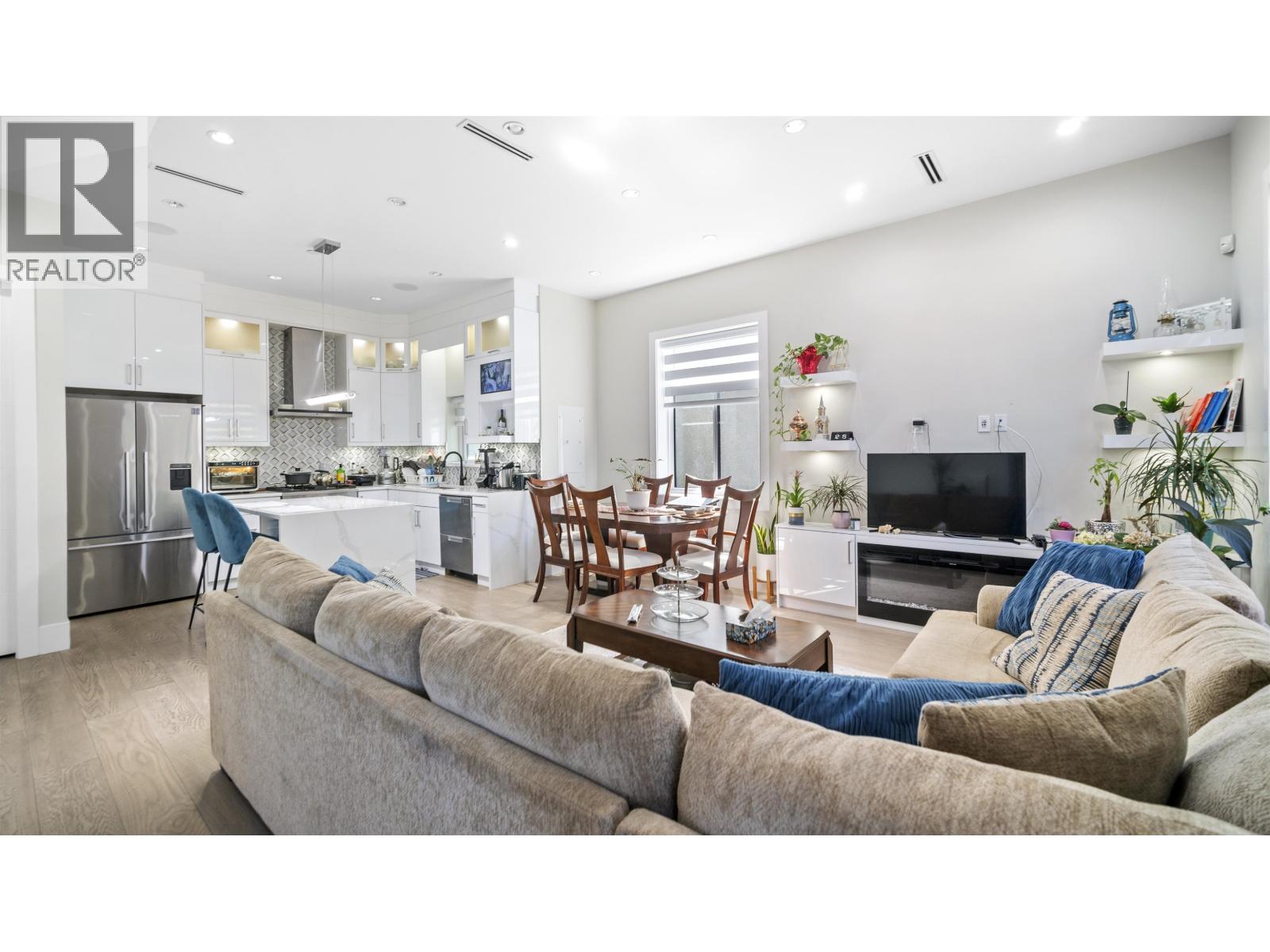 6414 Chester Street, Vancouver, British Columbia  V5W 3C3 - Photo 5 - R3054326