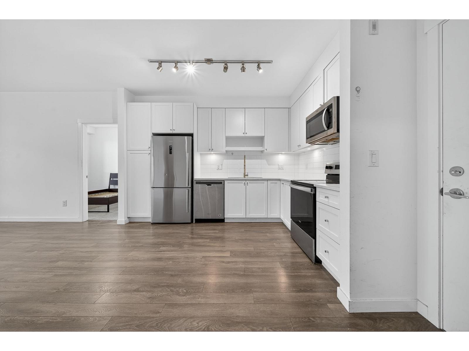 317 13628 81a Avenue, Surrey, British Columbia  V3W 3E2 - Photo 9 - R3051645