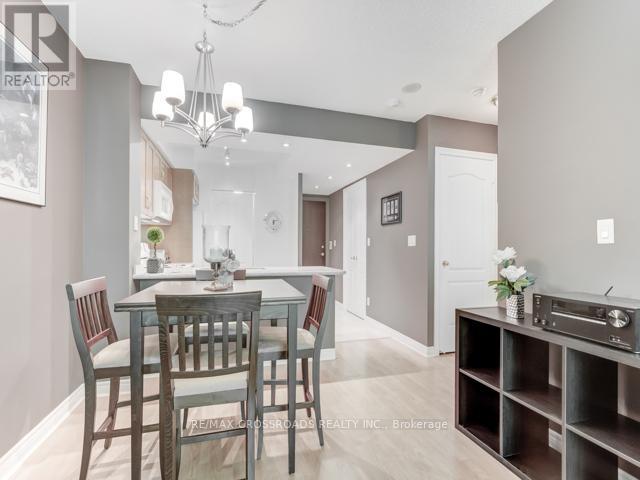 510 - 38 William Carson Crescent, Toronto, Ontario  M2P 2H2 - Photo 4 - C12439116
